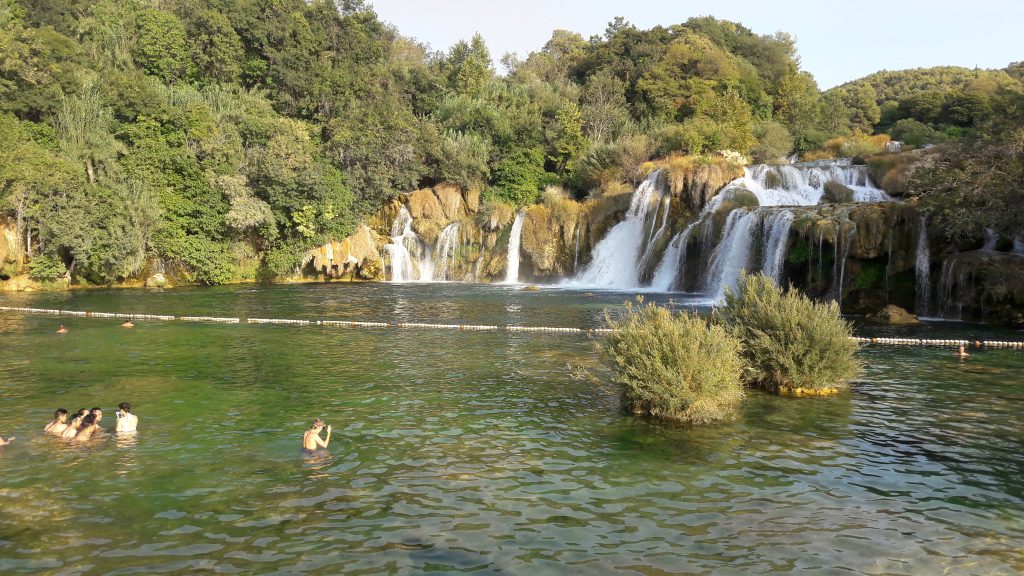 Kupanje na rijeci Krki najljepše plaže u hrvatskoj travelina