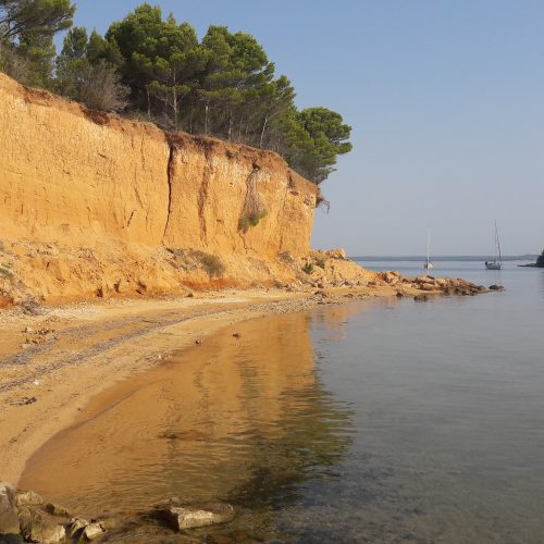 Otok Vrgada - plaza Podbrizi najljepše plaže u hrvatskoj travelina