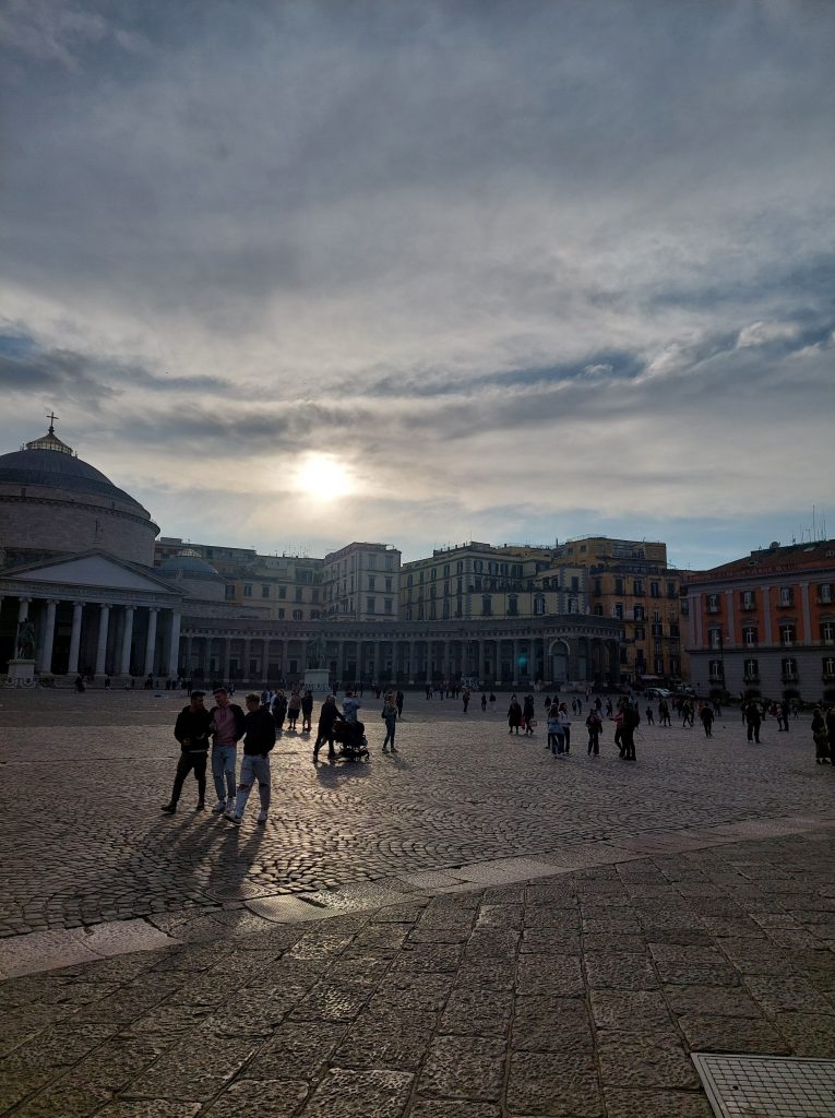Piazza del Plebiscito zalazak sunca u napulju