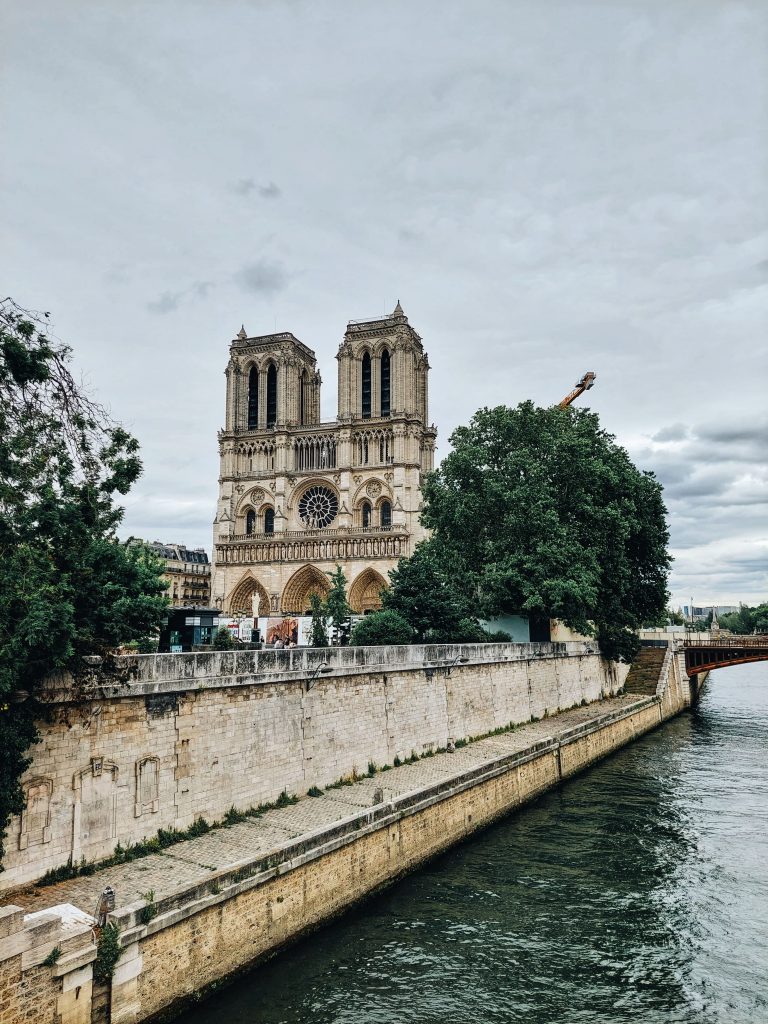 Notre Dame katedrala putovanje u pariz