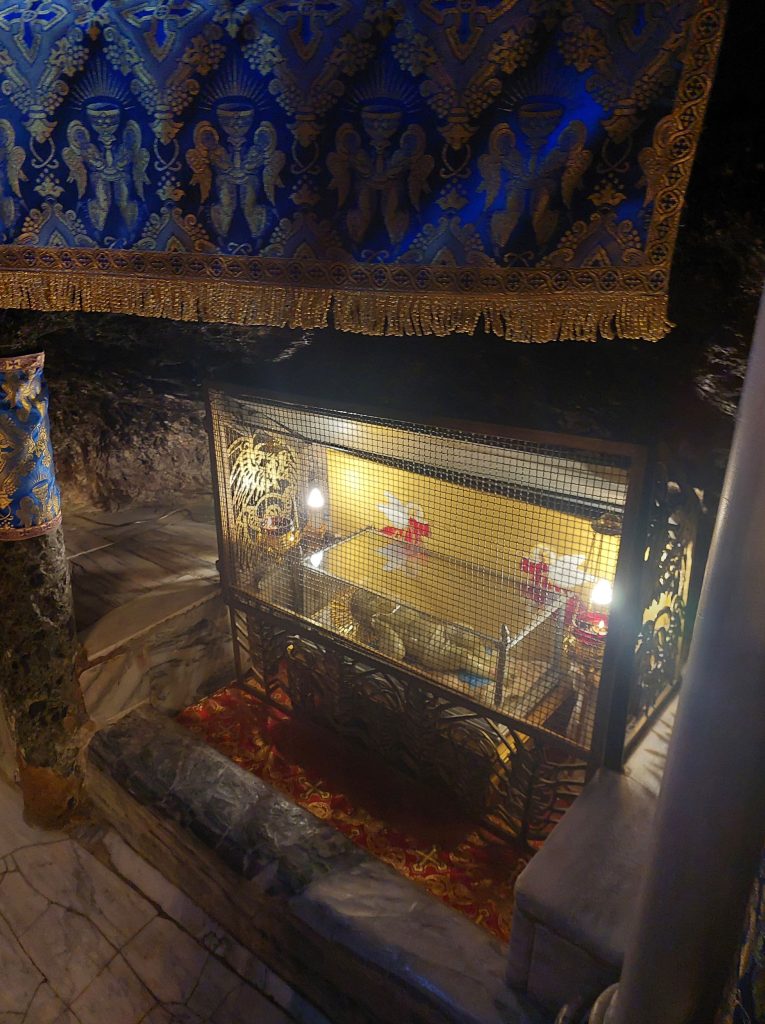 Mjesto unutar kapelice mjesta gdje se Isus rodio - ovo je mjesto gdje je zatim polegnut