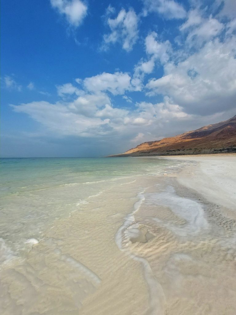 plaža mrtvo more u jordanu
