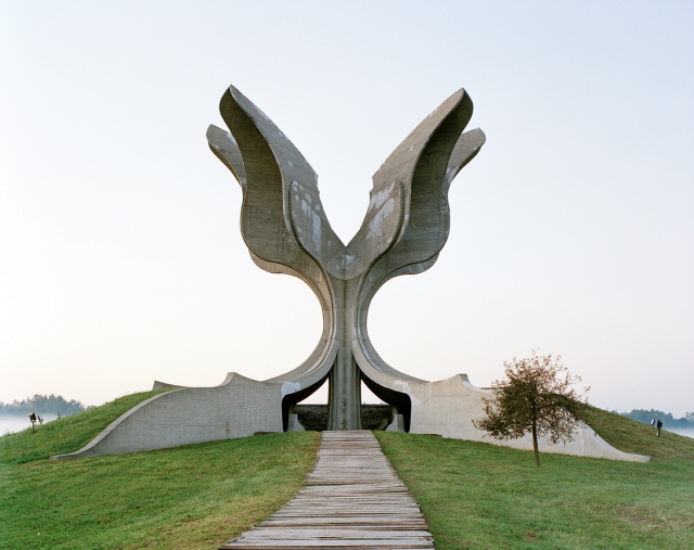 Stone flower, Jasenovac Yugoslav monuments