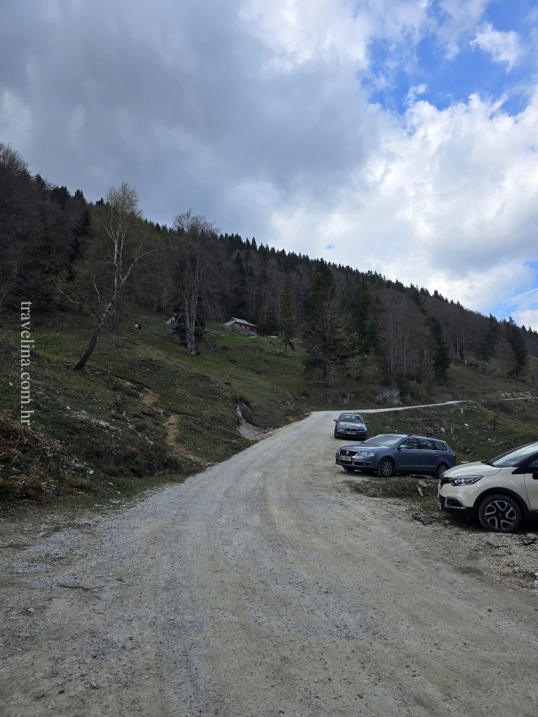 parking velika planina parking Parkirišče Rakove
