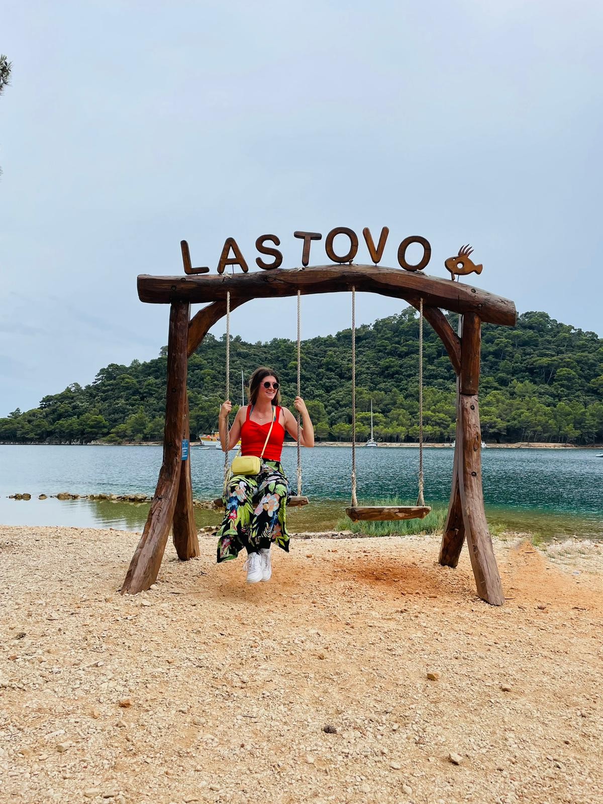 Ljuljačka lastovo, Jurjeva luka